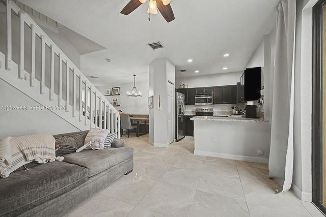 215 SE 37th Place, Homestead, FL 33033