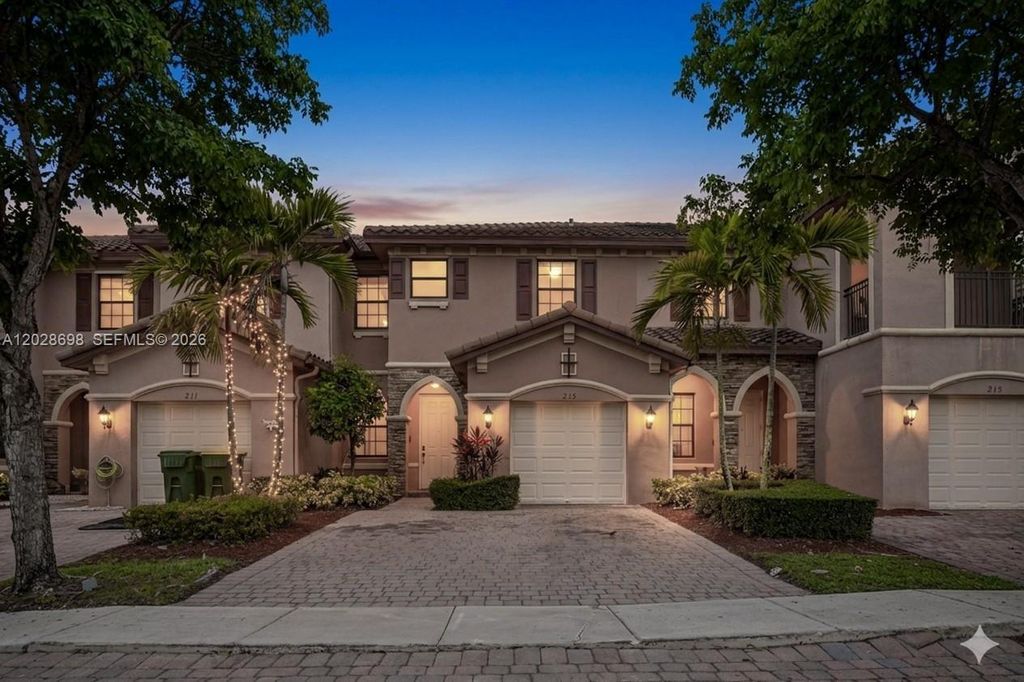 215 SE 37th Place, Homestead, FL 33033