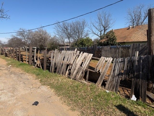 4815 Garden Lane, Fort Worth, TX 76119