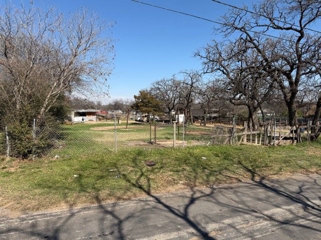 4815 Garden Lane, Fort Worth, TX 76119