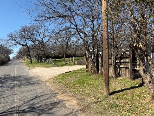 4815 Garden Lane, Fort Worth, TX 76119