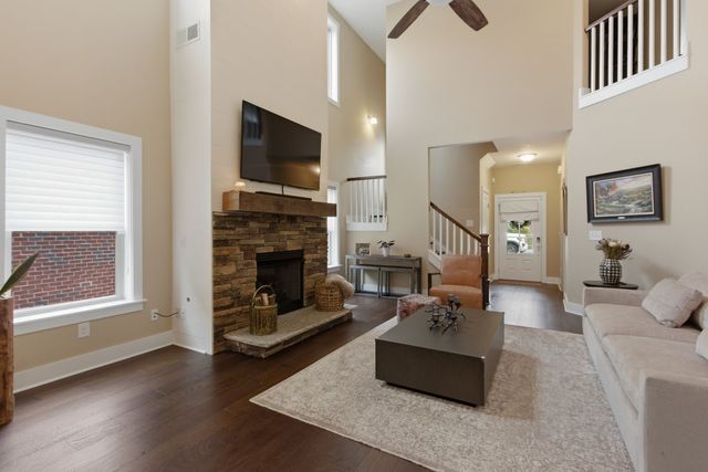 2214 Chaucer Park Ln, Thompsons Station, TN 37179