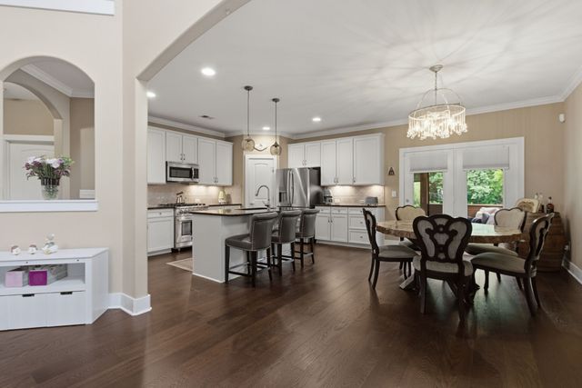 2214 Chaucer Park Ln, Thompsons Station, TN 37179