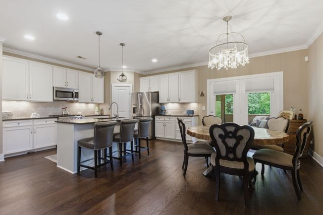 2214 Chaucer Park Ln, Thompsons Station, TN 37179