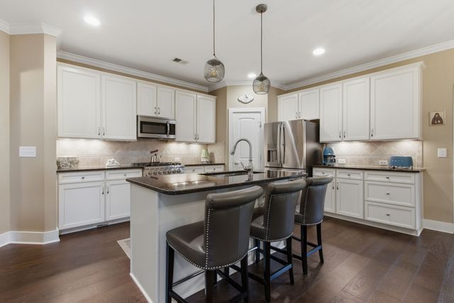 2214 Chaucer Park Ln, Thompsons Station, TN 37179