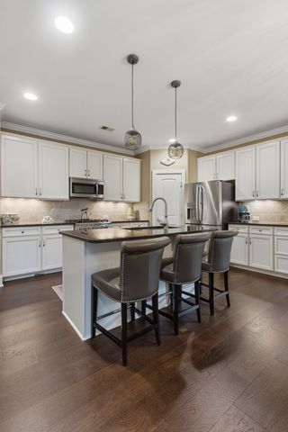 2214 Chaucer Park Ln, Thompsons Station, TN 37179