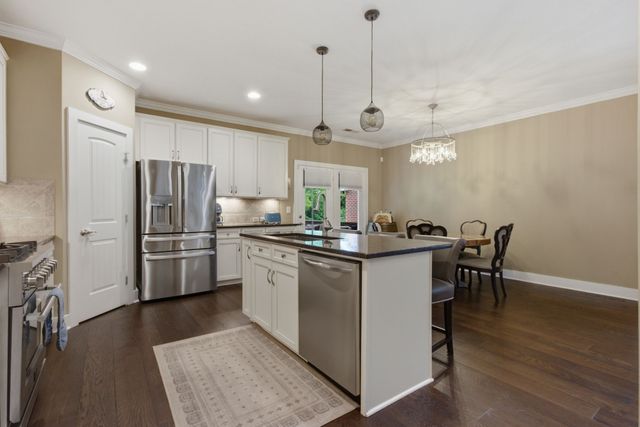 2214 Chaucer Park Ln, Thompsons Station, TN 37179