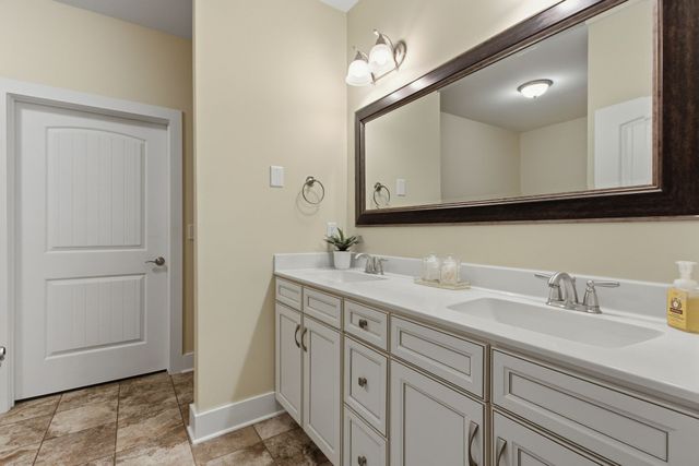 2214 Chaucer Park Ln, Thompsons Station, TN 37179