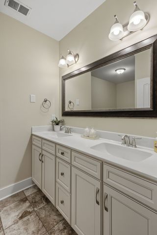 2214 Chaucer Park Ln, Thompsons Station, TN 37179