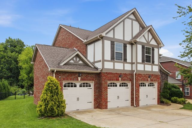 2214 Chaucer Park Ln, Thompsons Station, TN 37179