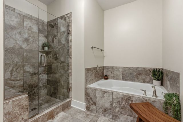 2214 Chaucer Park Ln, Thompsons Station, TN 37179