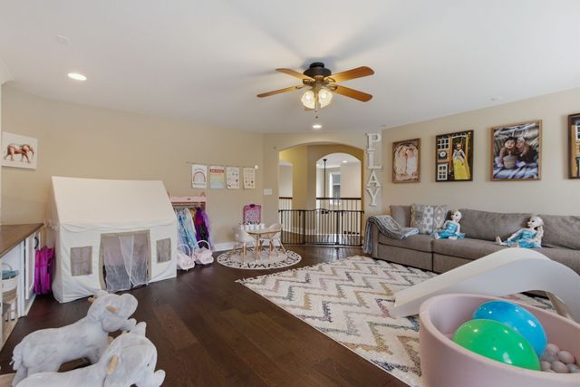 2214 Chaucer Park Ln, Thompsons Station, TN 37179