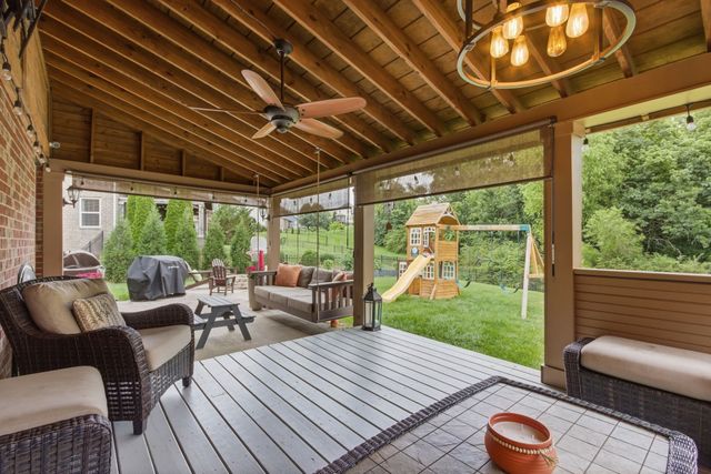 2214 Chaucer Park Ln, Thompsons Station, TN 37179