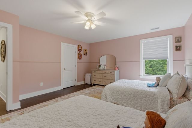 2214 Chaucer Park Ln, Thompsons Station, TN 37179