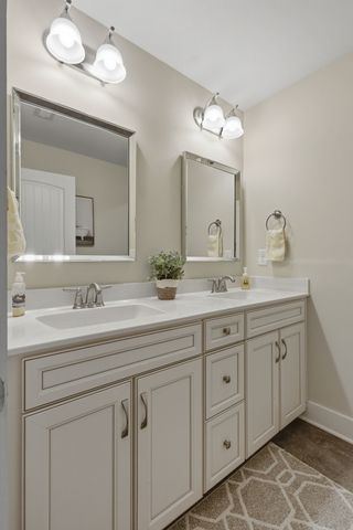 2214 Chaucer Park Ln, Thompsons Station, TN 37179