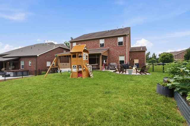 2214 Chaucer Park Ln, Thompsons Station, TN 37179