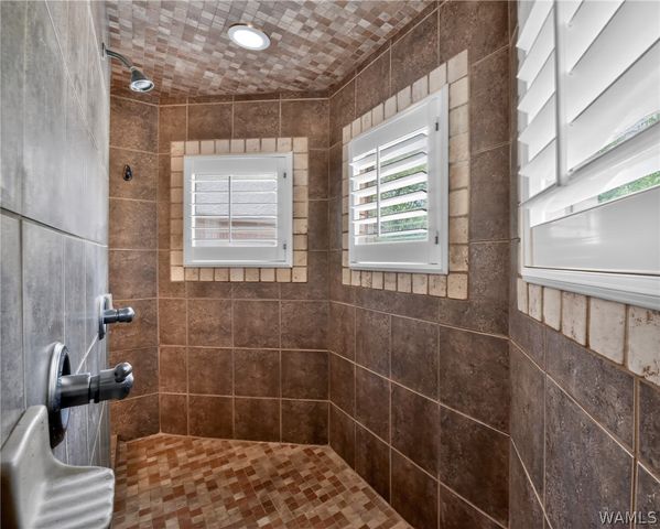 15589 Kevin, Northport, AL 35475