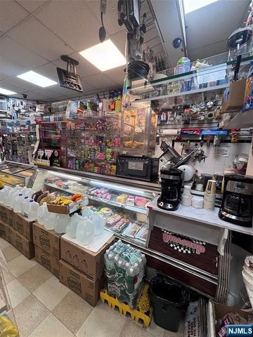 365 10th Avenue, Paterson, NJ 07514