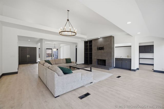 7505 E 65th Street, Tulsa, OK 74133