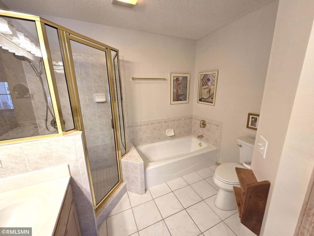 2613 Rosetown Court, Roseville, MN 55113