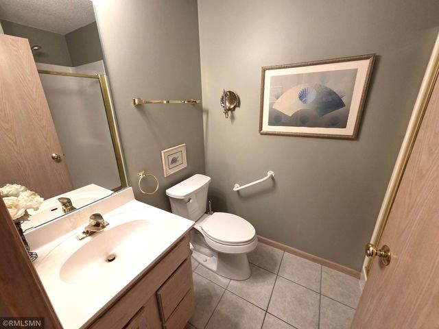 2613 Rosetown Court, Roseville, MN 55113