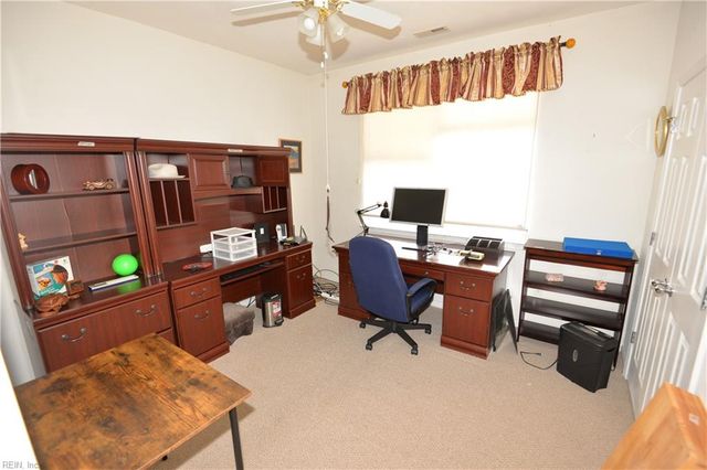 10455 Sylvia CIR, Windsor, VA 23487