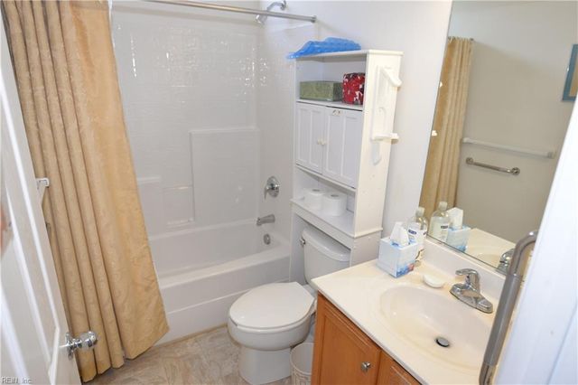 10455 Sylvia CIR, Windsor, VA 23487