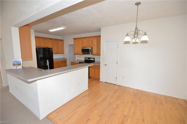 10455 Sylvia CIR, Windsor, VA 23487