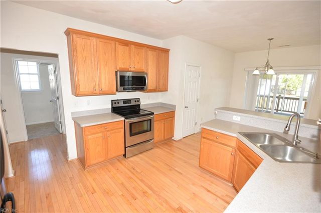 10455 Sylvia CIR, Windsor, VA 23487