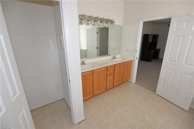 10455 Sylvia CIR, Windsor, VA 23487
