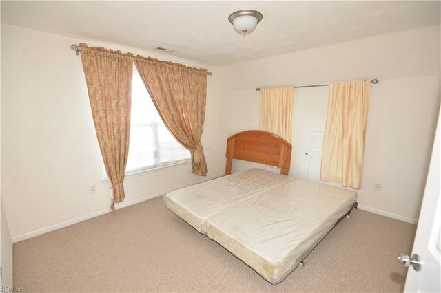 10455 Sylvia CIR, Windsor, VA 23487