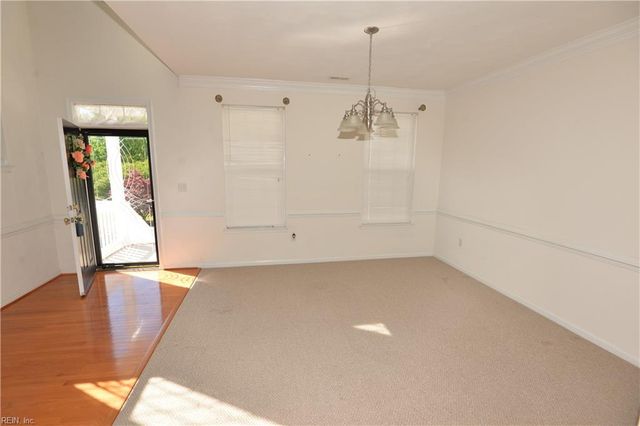 10455 Sylvia CIR, Windsor, VA 23487