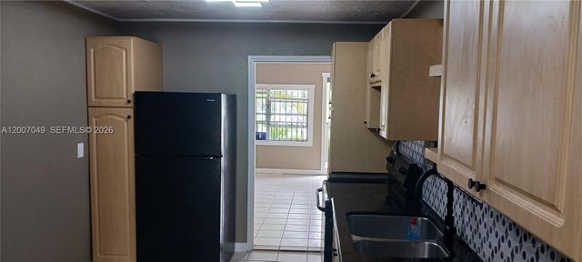 2272 SW 8th St 3, Miami, FL 33135