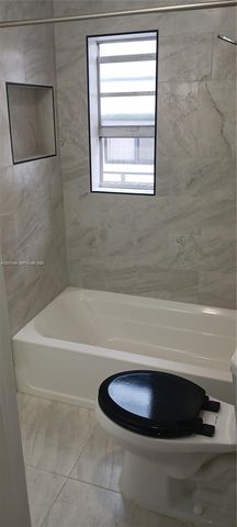 2272 SW 8th St 3, Miami, FL 33135