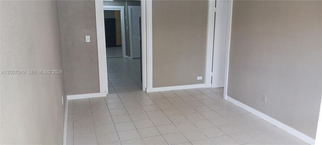 2272 SW 8th St 3, Miami, FL 33135