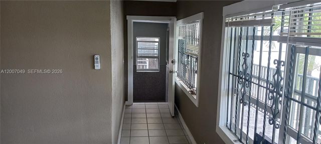 2272 SW 8th St 3, Miami, FL 33135