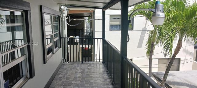 2272 SW 8th St 3, Miami, FL 33135