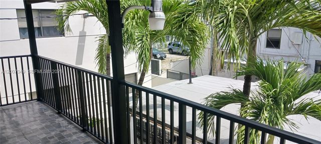 2272 SW 8th St 3, Miami, FL 33135