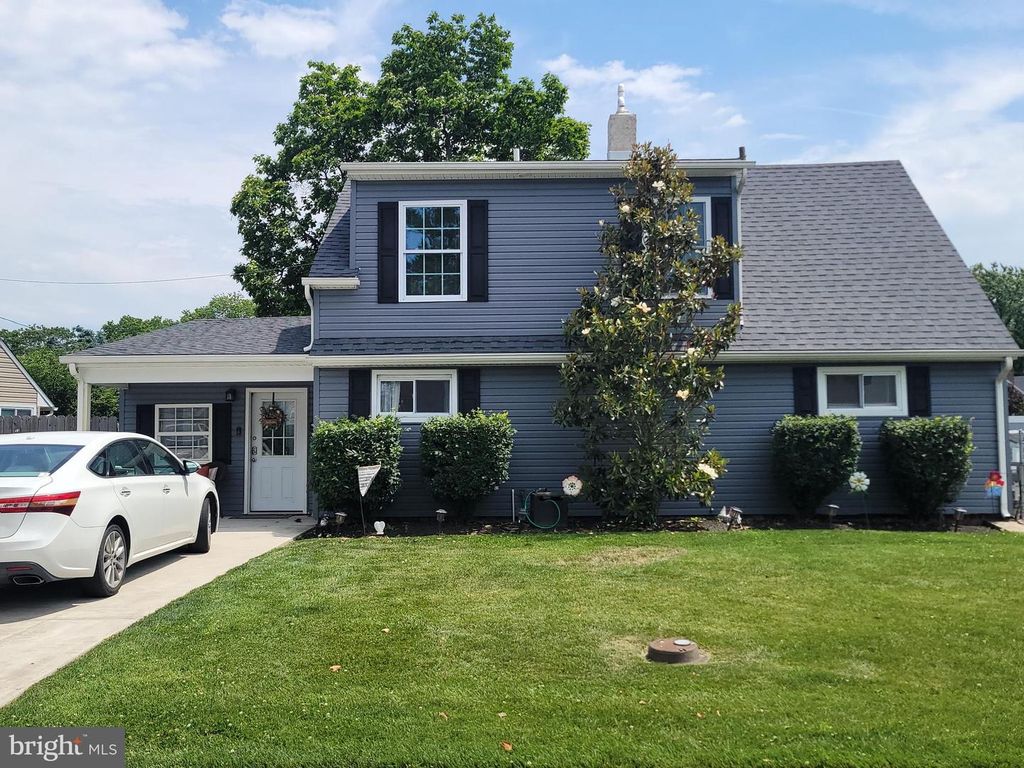190 NORTHPARK DR, Levittown, PA 19054