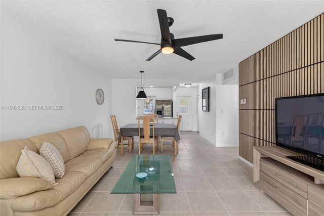 5000 NW 36th Street 410, Lauderdale Lakes, FL 33319