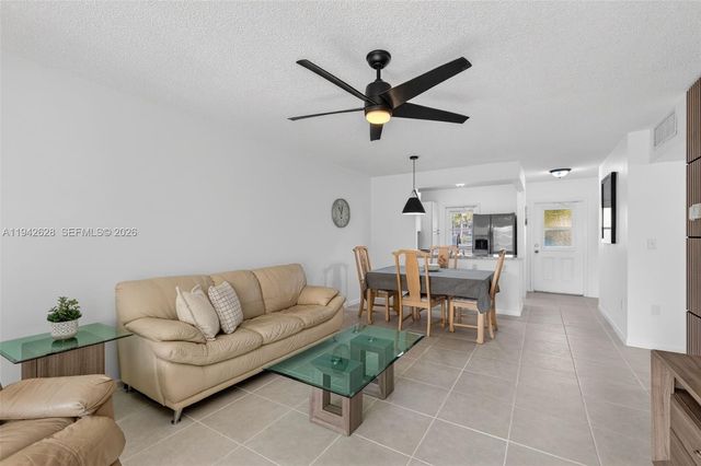 5000 NW 36th Street 410, Lauderdale Lakes, FL 33319