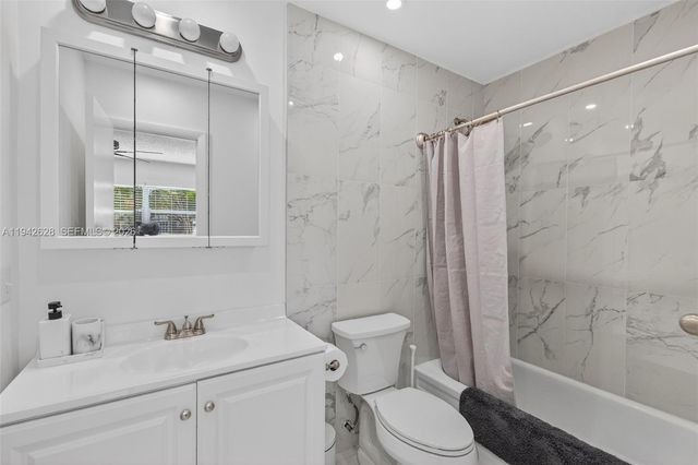 5000 NW 36th Street 410, Lauderdale Lakes, FL 33319