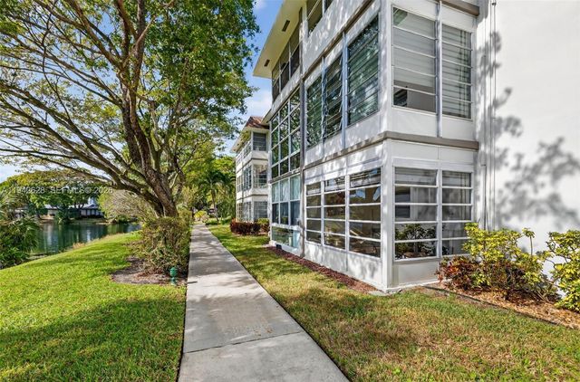 5000 NW 36th Street 410, Lauderdale Lakes, FL 33319