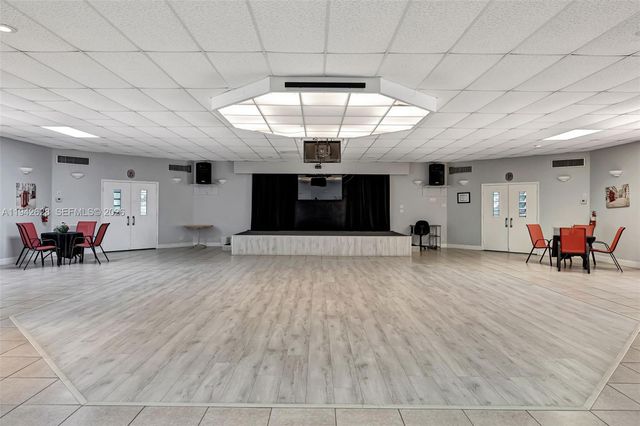 5000 NW 36th Street 410, Lauderdale Lakes, FL 33319