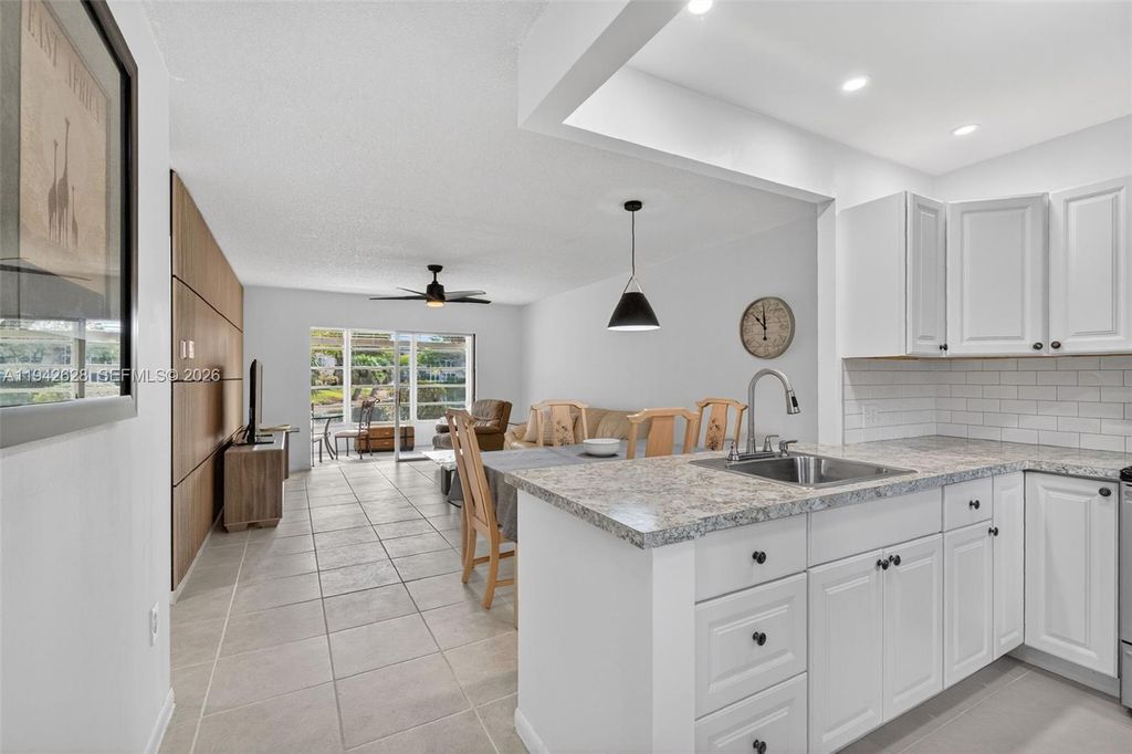 5000 NW 36th Street 410, Lauderdale Lakes, FL 33319
