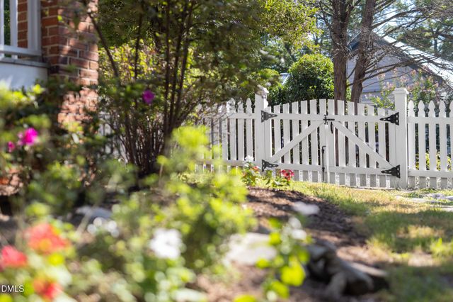 318 W Queen Street, Hillsborough, NC 27278