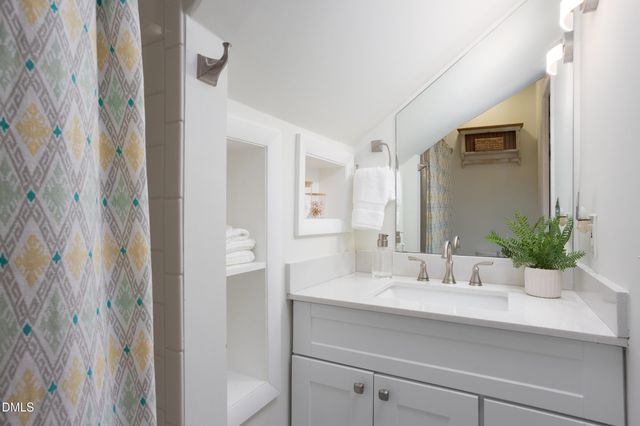318 W Queen Street, Hillsborough, NC 27278