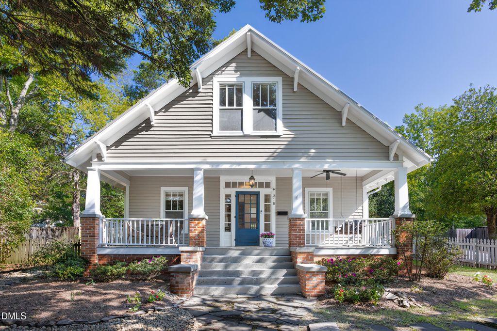 318 W Queen Street, Hillsborough, NC 27278