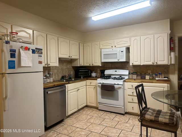 751 Neering Trail, Jackson, MS 39206