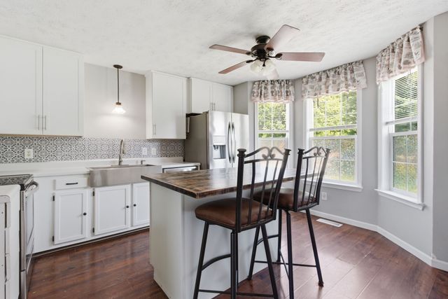 3945 Honeysuckle Way, Chapel Hill, TN 37034